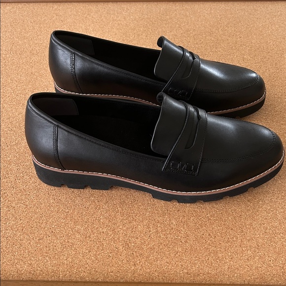Vionic Cheryl II Black Nappa Leather Loafers – 12W – New - Picture 5 of 5
